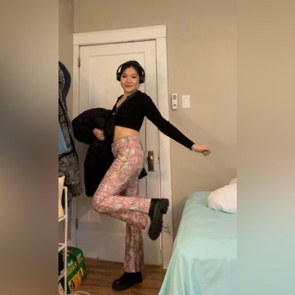 ASOS DESIGN low rise stretched flare in multicolor snake print💗
BRAND NEW!! - Picture 6 of 6